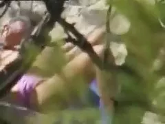 القبض على فتاة فرك بوسها في شاطئ عراة