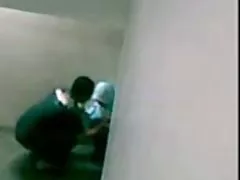 اللسان المتلصص