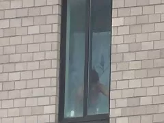 المتلصص: نافذة دش الجاسوس