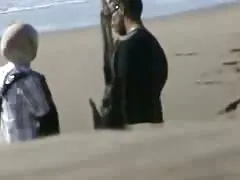 المتلصص: بالإصبع