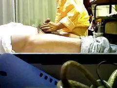 العجوز الياباني يلهون في الليل