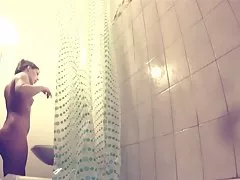 كاميرا خفية لصديقتي تحت الدش