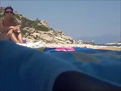 شاطئ العراة اليونانية