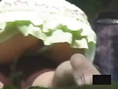 رعب الفتيات الآسيوية الانحناء