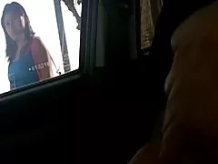 وقالت أنها لا يمكن التوقف عن النظر