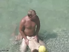 الزوجين في cought بيتش بكاميرا خفية